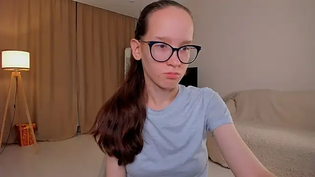 BettyBrowni online show from 10-04-25, 04:05