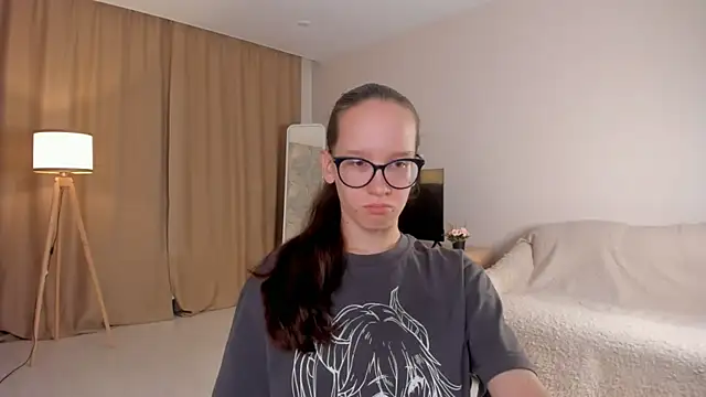 BettyBrowni online show from 10-17-25, 04:09