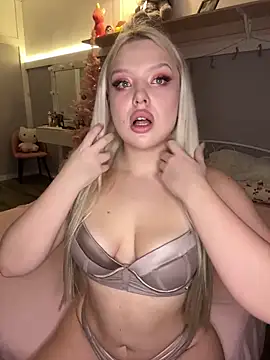 Snapshot of touchme_now chatting on 01-16-25, 10:42 touchme now online show from 01-16-25, 10:42