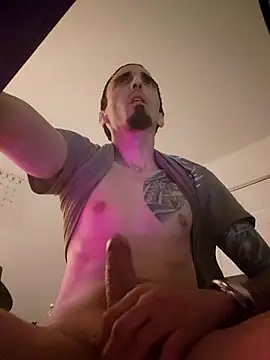 Snapshot of _kiiing_ chatting on 02-20-25, 12:30 kiiing online show from 02-20-25, 12:30