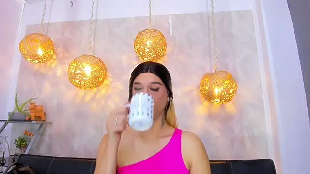 victoria aleia  online show from 02-19-25, 07:48