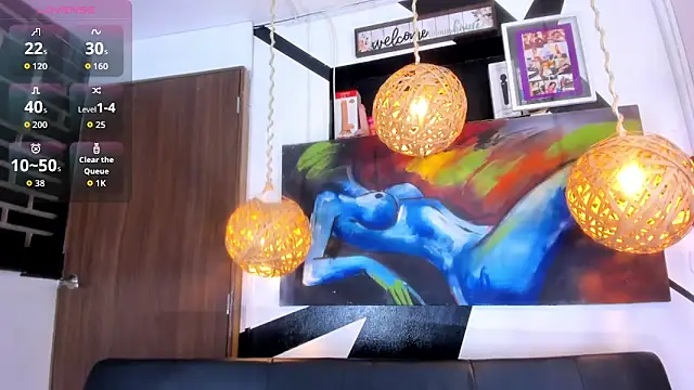 victoria aleia  online show from 10-07-25, 10:07