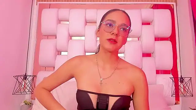 EmmyCruzZ online show from 12-04-25, 07:00