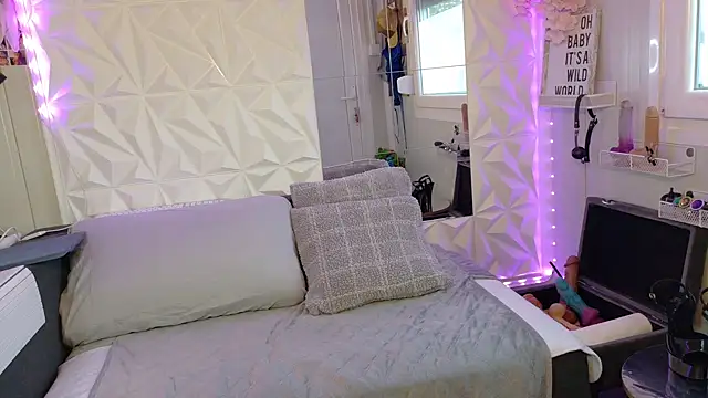 Tatjana Sue online show from 04-28-26, 05:40