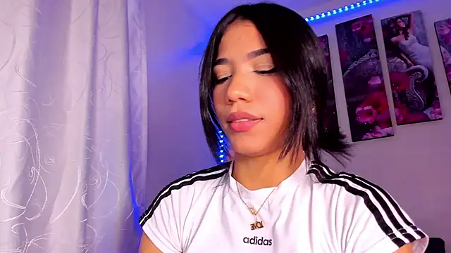 Snapshot of Alissarhys26 chatting on 12-15-24, 10:15 Alissarhys26 online show from 12-15-24, 10:15