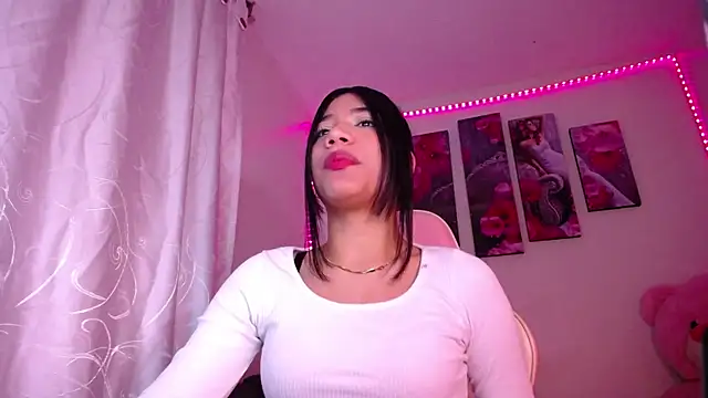 Snapshot of Alissarhys26 chatting on 02-09-25, 02:06 Alissarhys26 online show from 02-09-25, 02:06