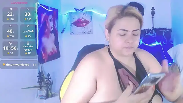 Snapshot of Charlotte_mh chatting on 10-19-25, 12:17 Charlotte mh online show from 10-19-25, 12:17