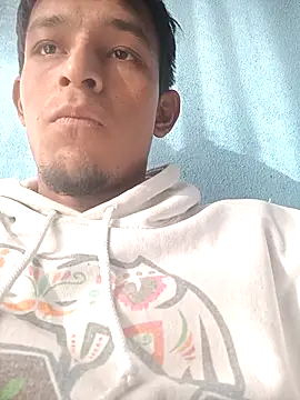 Snapshot of Leonul chatting on 12-17-25, 10:05 Leonul online show from 12-17-25, 10:05