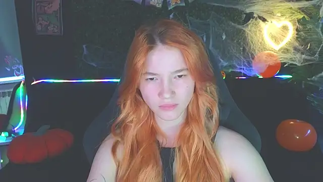 Snapshot of erikabrian chatting on 10-28-25, 02:04 erikabrian online show from 10-28-25, 02:04