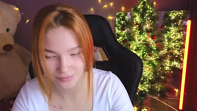 Snapshot of erikabrian chatting on 12-14-25, 09:36 erikabrian online show from 12-14-25, 09:36