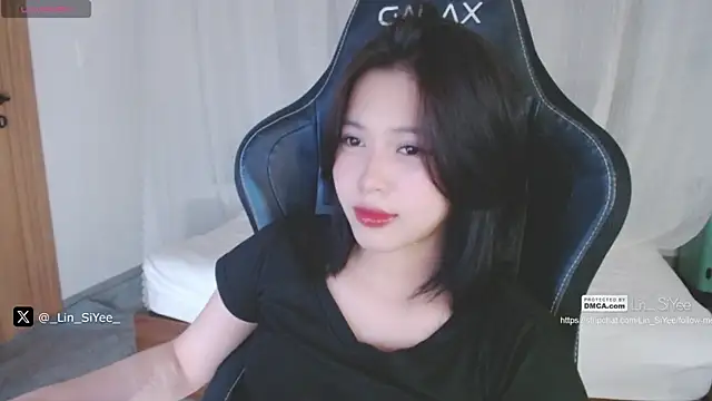 Lin SiYee online show from 01-18-25, 04:10