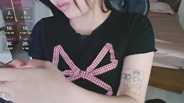 Lin SiYee online show from 03-10-25, 02:05