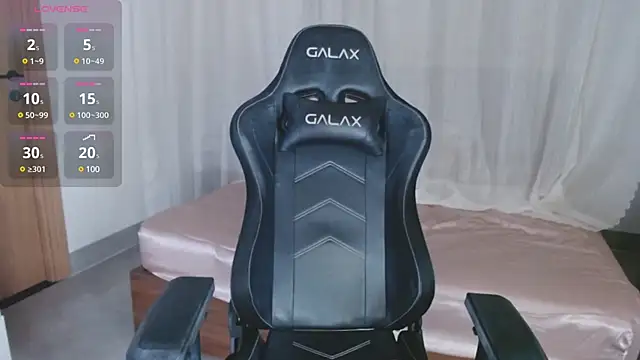 Lin SiYee online show from 03-15-25, 01:51