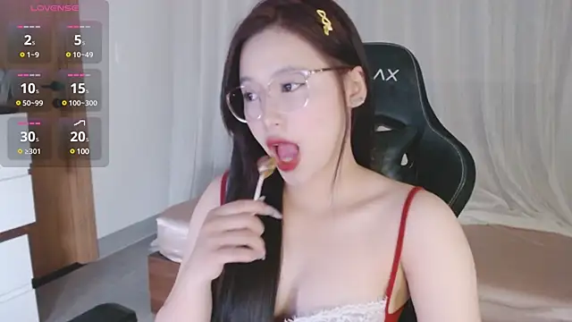 Lin SiYee online show from 03-19-25, 02:35