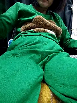 Haralushiaaa online show from 12-20-25, 04:14