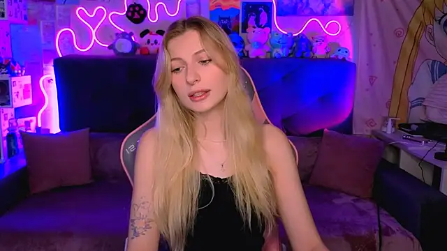 Maria Hunt online show from 11-13-25, 03:05