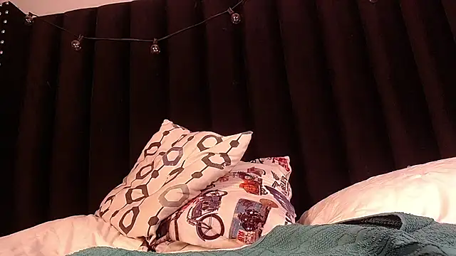 littleebluee online show from 01-12-25, 03:03