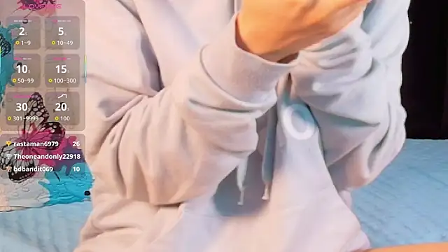 littleebluee online show from 10-16-25, 02:56