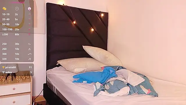 Snapshot of littleebluee chatting on 06-01-26, 07:37 littleebluee online show from 06-01-26, 07:37