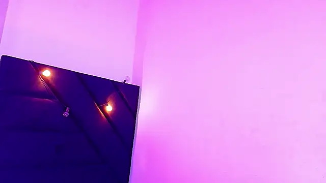 Snapshot of littleebluee chatting on 07-28-26, 07:50 littleebluee online show from 07-28-26, 07:50