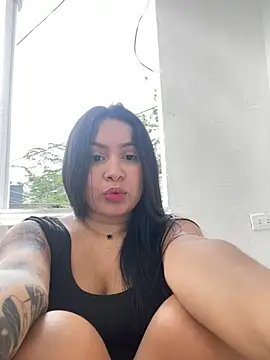 Pretty Isadora online show from 12-29-24, 06:49