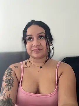 Pretty Isadora online show from 02-19-26, 07:54