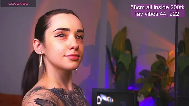 EvaCanton online show from 04-22-26, 02:03