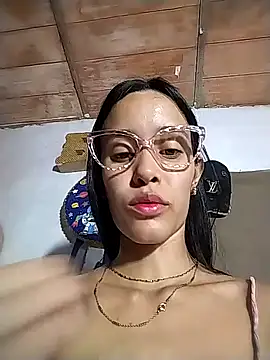 The-quee22 online show from 11-30-25, 08:35