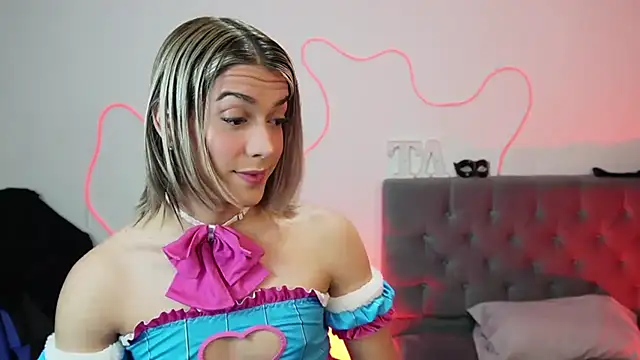 Snapshot of tay_ler3 chatting on 12-12-24, 04:48 tay ler3 online show from 12-12-24, 04:48