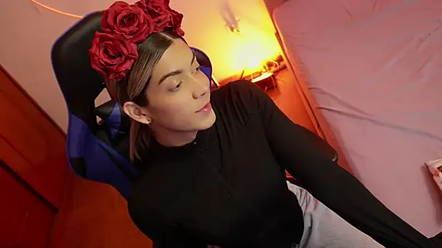 Snapshot of tay_ler3 chatting on 02-17-25, 10:47 tay ler3 online show from 02-17-25, 10:47