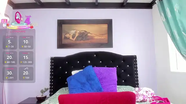 Snapshot of Alexandra_Torress chatting on 10-14-25, 04:19 Alexandra Torress online show from 10-14-25, 04:19