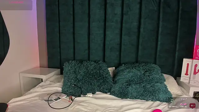 Snapshot of IsabellaGrey19 chatting on 11-07-25, 07:47 IsabellaGrey19 online show from 11-07-25, 07:47