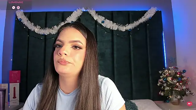 Snapshot of IsabellaGrey19 chatting on 12-16-25, 07:52 IsabellaGrey19 online show from 12-16-25, 07:52