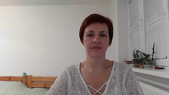 LoraLoraMay online show from 10-20-25, 04:51