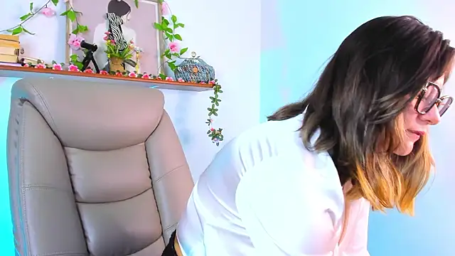 Chanelll Taylorr  online show from 03-06-26, 12:56