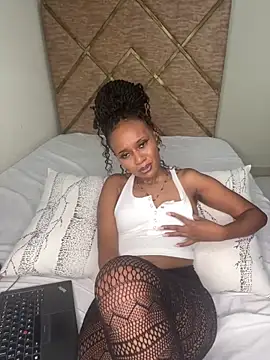 Snapshot of Star_Light2 chatting on 12-20-24, 02:41 Star Light2 online show from 12-20-24, 02:41