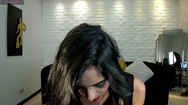 Snapshot of VictoriaMilan_ chatting on 01-16-25, 08:03 VictoriaMilan online show from 01-16-25, 08:03