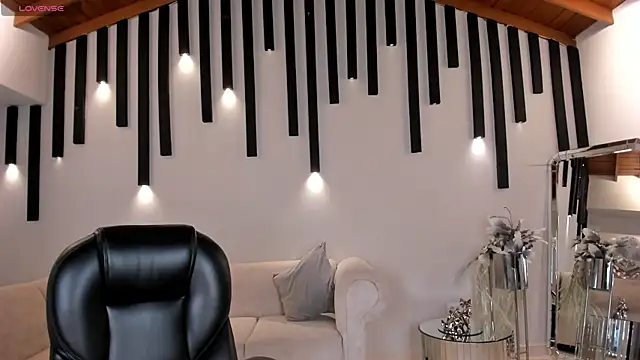 Snapshot of VictoriaMilan_ chatting on 02-12-25, 08:07 VictoriaMilan online show from 02-12-25, 08:07