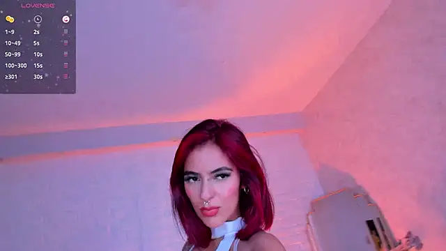 Snapshot of VictoriaMilan_ chatting on 03-17-25, 02:19 VictoriaMilan online show from 03-17-25, 02:19
