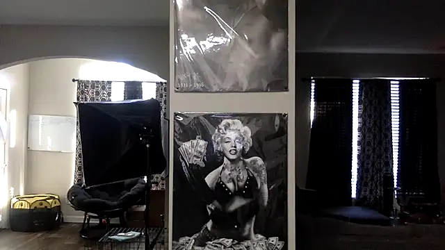 Snapshot of KingDerRico chatting on 12-19-25, 07:32 KingDerRico online show from 12-19-25, 07:32