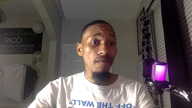 Snapshot of KingDerRico chatting on 01-18-26, 01:09 KingDerRico online show from 01-18-26, 01:09