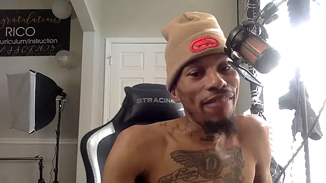 Snapshot of KingDerRico chatting on 02-09-26, 01:59 KingDerRico online show from 02-09-26, 01:59