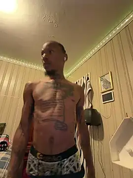 Snapshot of KingDerRico chatting on 06-20-26, 04:43 KingDerRico online show from 06-20-26, 04:43