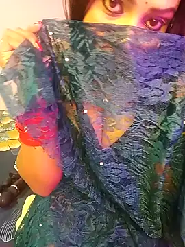 Snapshot of beauty_alina chatting on 12-22-24, 01:11 beauty alina online show from 12-22-24, 01:11