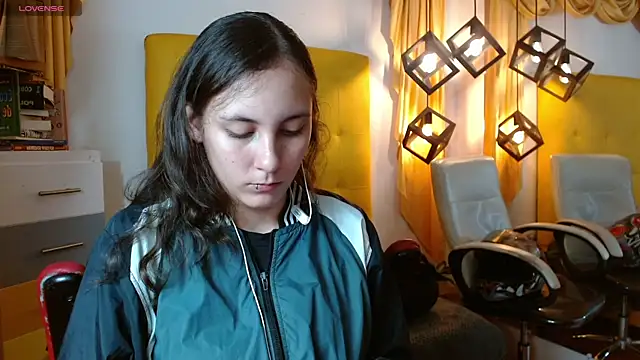 xlunna online show from 12-16-25, 08:58