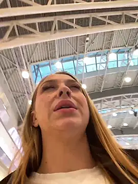 Sweet   Emily online show from 12-22-25, 12:13