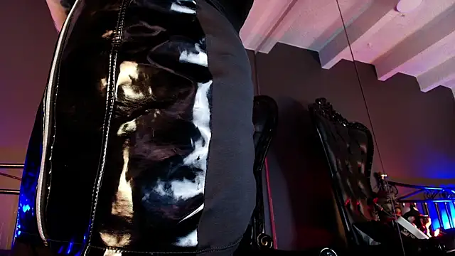 MorganaCrowley online show from 04-24-26, 12:07