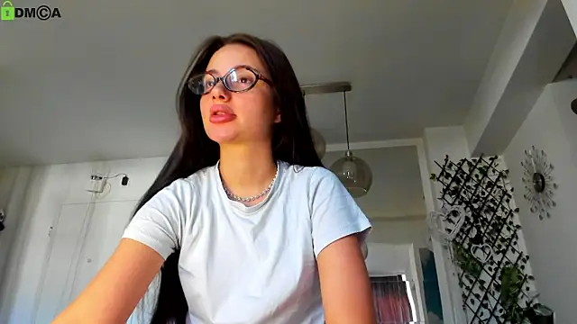 Snapshot of IreneVON chatting on 06-14-26, 04:58 IreneVON online show from 06-14-26, 04:58