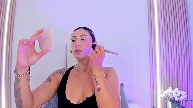 Emily robertss online show from 04-18-26, 11:14