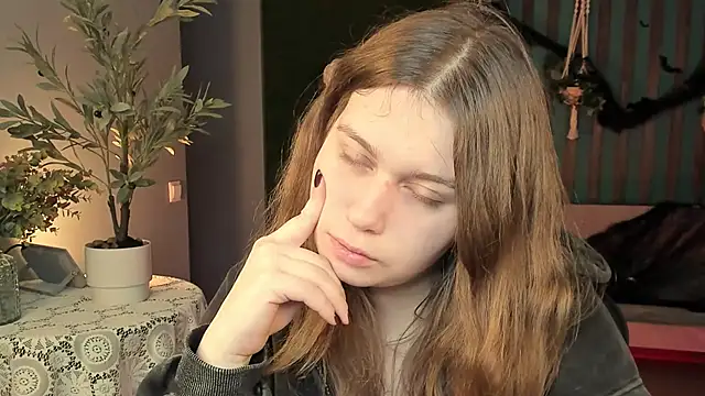 FioraMarmoris online show from 10-25-25, 05:15